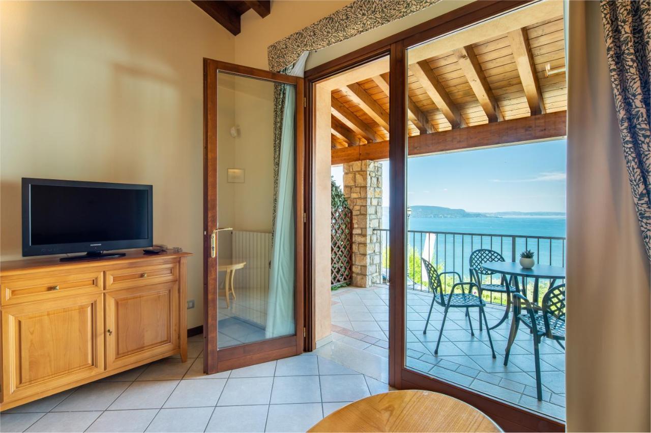 Domina Borgo Degli Ulivi - Garda Lake Gardone Riviera Exterior foto