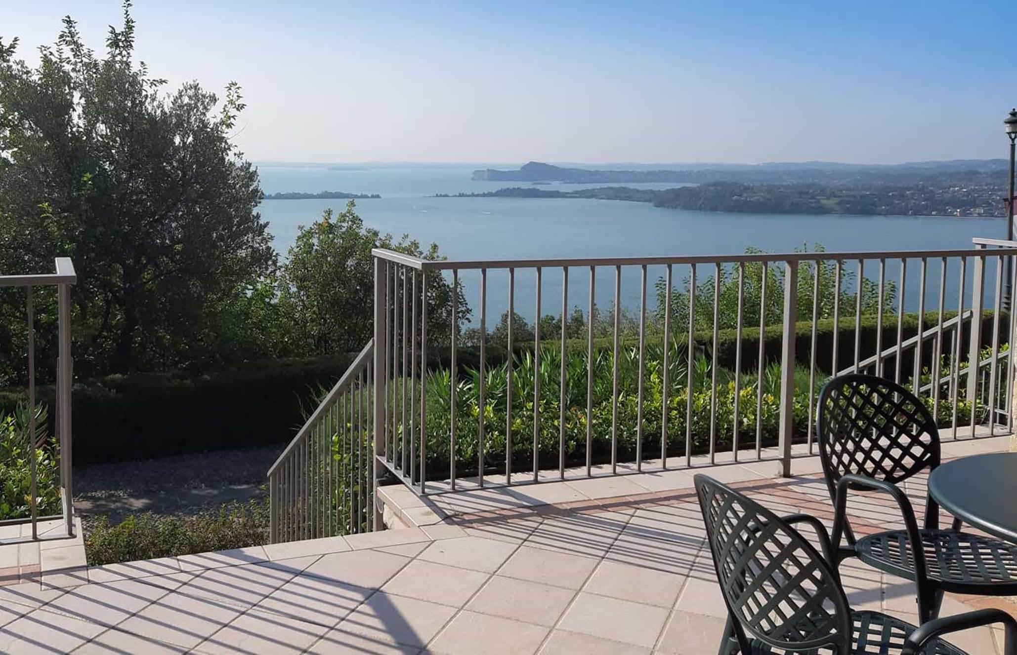 Domina Borgo Degli Ulivi - Garda Lake Gardone Riviera Exterior foto