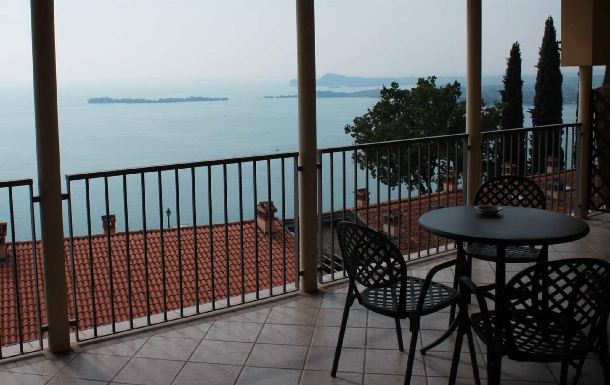 Domina Borgo Degli Ulivi - Garda Lake Gardone Riviera Exterior foto